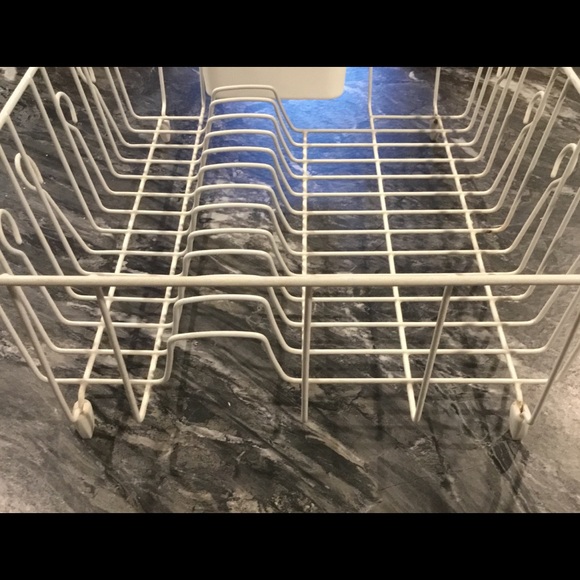 Rubbermaid Metal White Dish Drainer - Picture 4 of 6